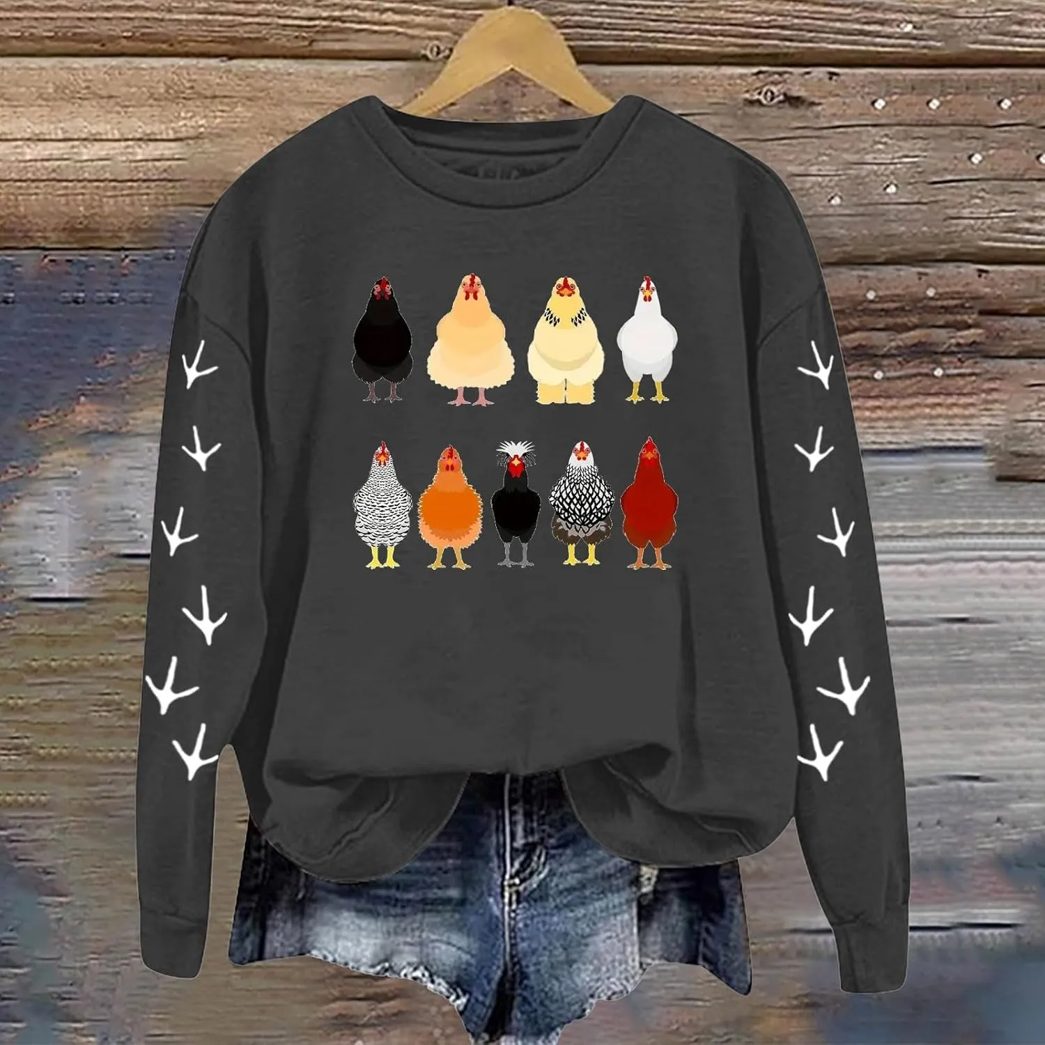 Chicken Mom Sweatshirt for Women Cute Funny Graphic Print Long Sleeve Shirts Farm Fall Crewneck Pullover Tops