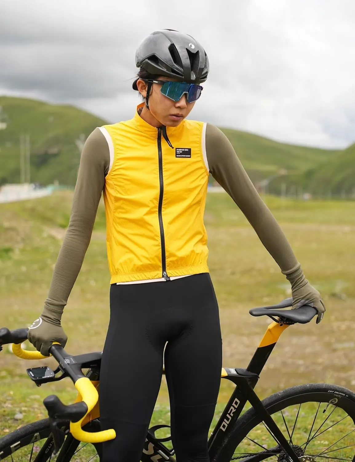 INBIKE Lightweight Cycling Vest for Men, Water Resistant Windproof Sleeveless Jacket, Breathable Reflective Biking Running