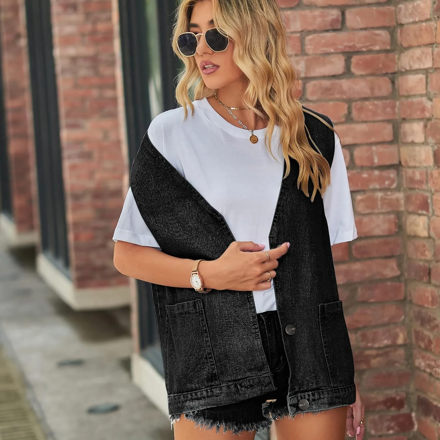 utcoco Casual Oversized Denim Vest Top for Women V-Neck Sleeveless Button Down Jean Vest Jacket with Pockets