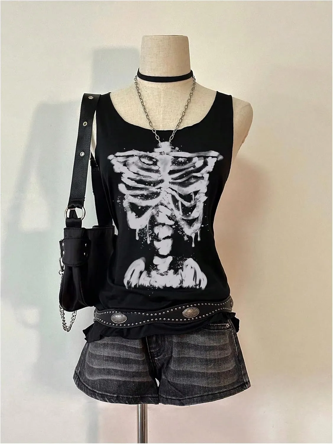 WDIRARA Women's Skull Graphic Tank Top Scoop Neck Sleeveless Tee Gothic Punk Tops